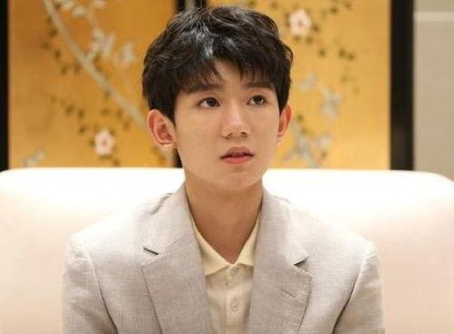 娱乐八卦吃瓜白敬亭,娱乐圈的“吃瓜达人”，揭秘明星幕后故事  第2张